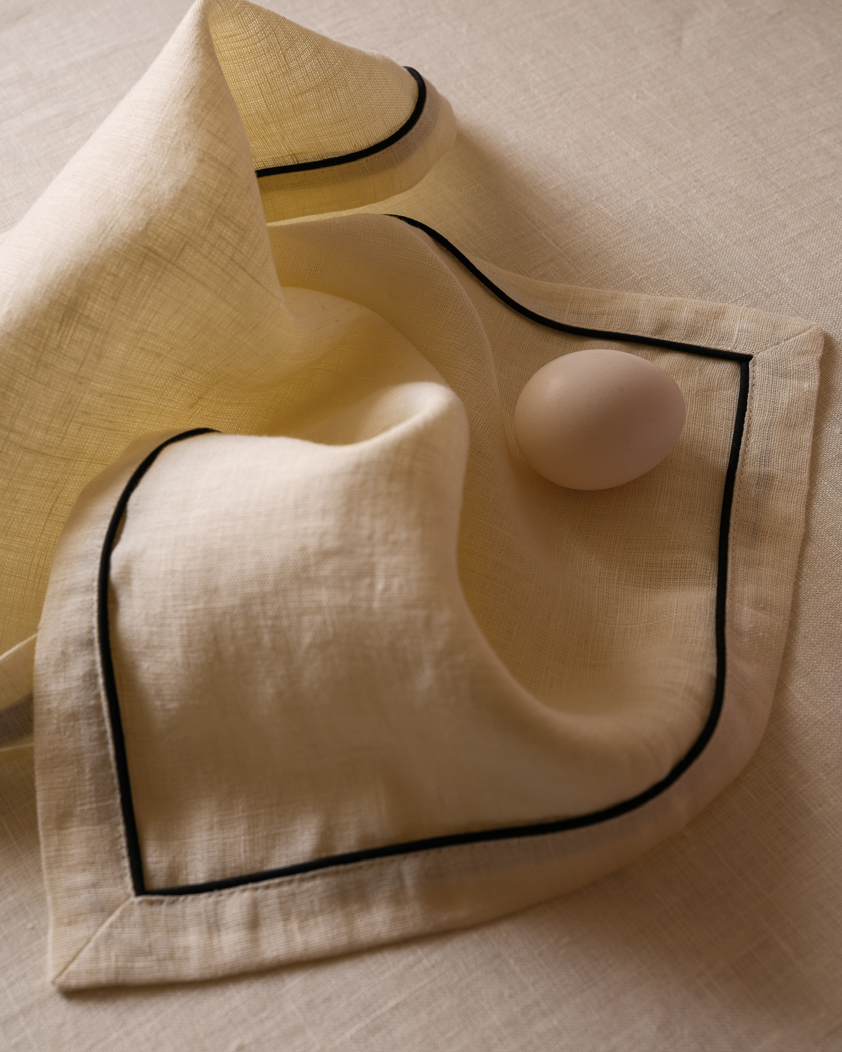 Салфетки молочные с черным кантом - Image 4