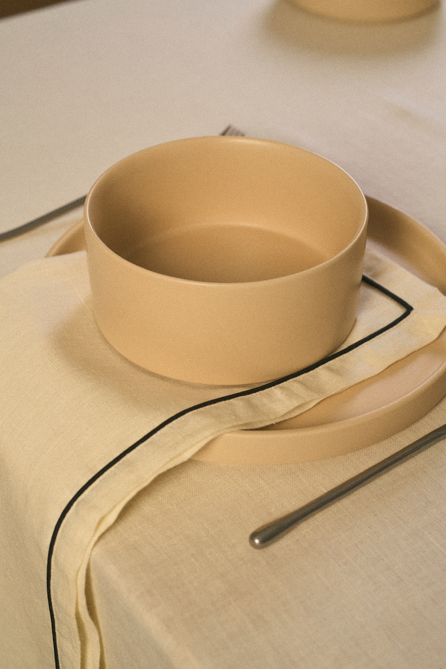 Салфетки молочные с черным кантом - Image 7