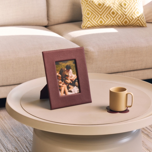 Кожаная фоторамка М Бордовая