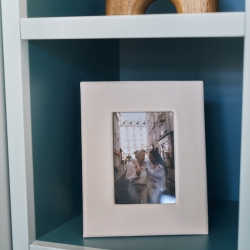 Кожаная фоторамка М Молочная